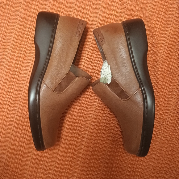 Naturalizer Tan Men's Loafers - Picture 4 of 6